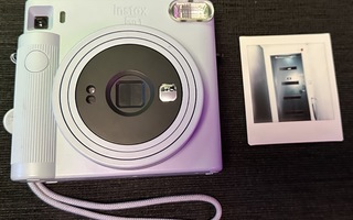 Fujifilm Instax SQ1 kamera - patterikansi puuttuu