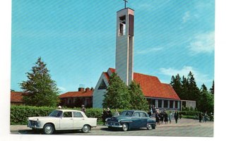 Lahti: Launeen kirkko ja autot