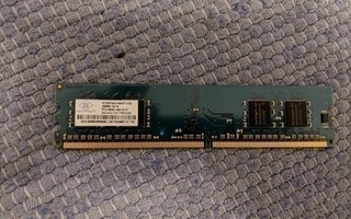1x256MB pöytäkoneen RAM (Nanya 1Rx16 PC2-4200U-444-10-C1)