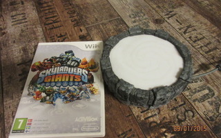 Wii Skylanders Giants peli + portaali