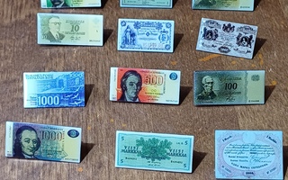 Suomalaiset seteli pinssit 12 erilaista.