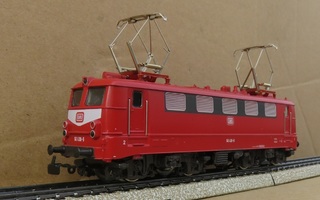 Märklin DB E141 sähköveturi laatikossa