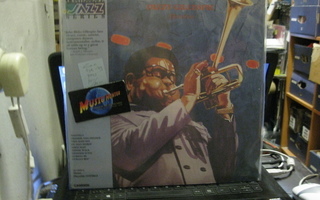 DIZZY GILLESPIE - MANTECA LP 1ST CAN -79 PRESS M-/M-