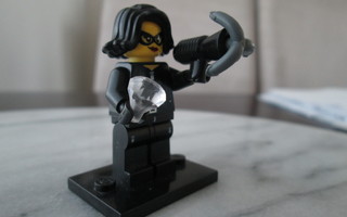 LEGO minifigures - Series 15 - Jewel Thief