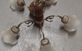 Vintage lamppu kattovalaisin kukkamaiset lampetit