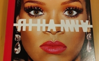 Rihanna valokuvakirja