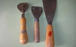 3 vanhaa työkalua