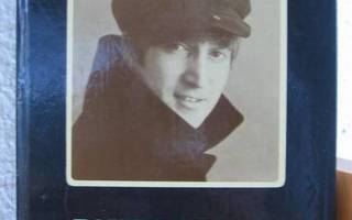 John Lennon panee omiaan, Otava-65. 3p. 73 s. Sid