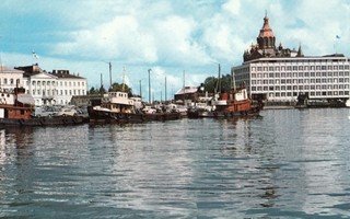 Helsinki.  Eteläsatama  hinaajalaituri väri p77
