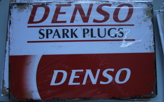Peltikyltti Denso spark plugs