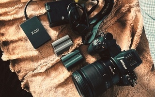Nikon Z7 runko ja objektiivi