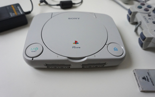 SONY PLAYSTATION 1 SLIM / PS1 PELIKONSOLI