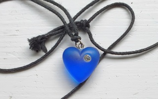 Sininen sydän kaulakoru