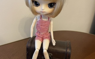 PULLIP - DAL - keräilynukke