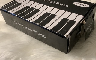 HAND ROLL PIANO (taitettava piano)