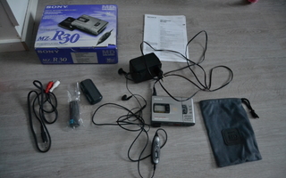 Sony Walkman MZ-R30 MiniDisc soitin  + 7kpl MD levyjä