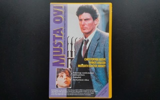 VHS: Musta Ovi / Bump in the Night (Christopher Reeve 1990)