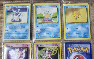 Myydään first-edition Pokémon kortteja