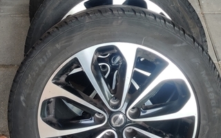 Nissan Qashqai OEM 18" vanteet renkailla