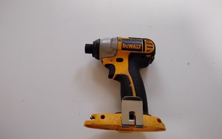 Dewalt 18v akkuruuvinväännin