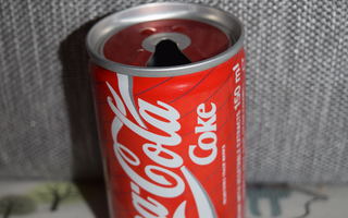 Tölkki  Coca-cola punainen päältä 150ml pikku tölkki