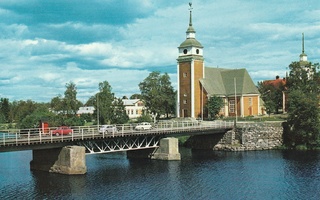 Kirkko ja silta - Uusikaarleyy  - autot