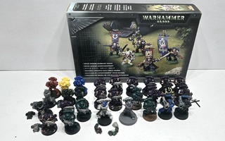 WH40K - 28kpl Space Marines figuureita