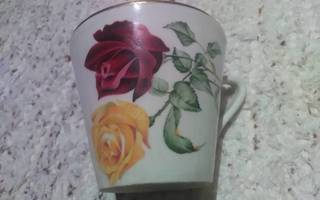 Kahvikuppi Ruusukuvio