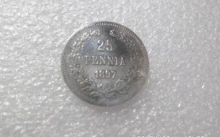 25  penniä  hopeaa   1897     kl 3-4