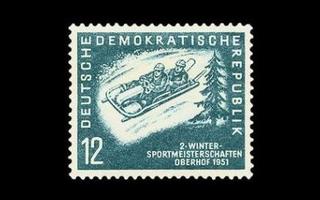 DDR 280 ** Talviurheilu kelkkailu (1951)