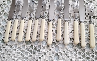 Vintage aterimet Fiskars luupäiset veitset ja haarukat