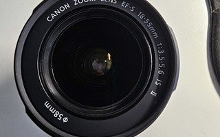 Canon EF-S 18-55mm f/3.5-5.6 IS II, objektiivi