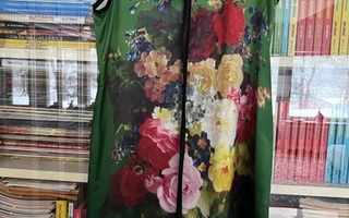 Vietnamilainen mekko, S-koko