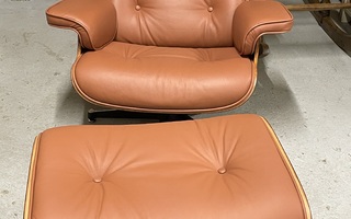 Eames Lounge Chair  Replica