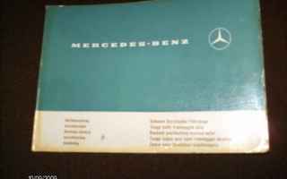 Kuorma-auto Mercedes Benz omistajan käsikirja  (Sis.pk:t)