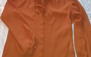 Läpikuultava vintage pusero. Pola/pallo-paita oy