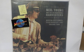 NEIL YOUNG AND THE... - AUSTIN CITY LIMITS... UUSI SS 2LP