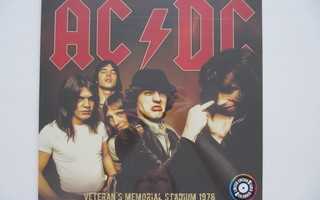 AC/DC Veteran's Memorial Stadium 1978 LP Värivinyyli ACDC