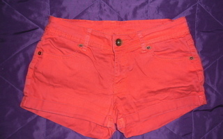 Amisu Lollipop punaiset shortsit * koko 36