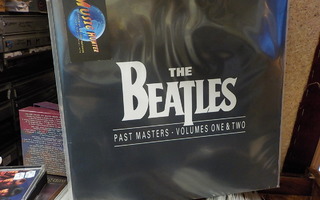 BEATLES - PAST MASTERS - VOLUMES ONE & TWO M-/EX+ 2LP