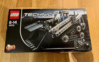 42032 LEGO Technic pieni telakuormaaja