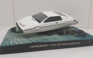 Lotus Espirit - James Bond 007 auto alustalla