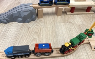 Brio tai vastaava puinen junarata