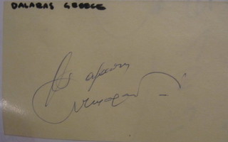 George Dalaras nimikirjoitus paperilla