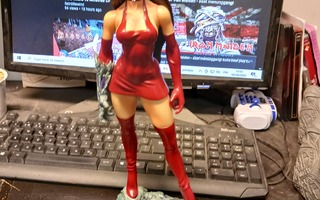 WITCHBLADE STATUE   - HEAD HUNTER STORE.
