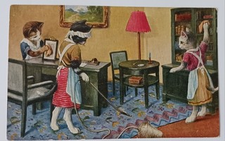 Alfred Meinzer: Kissojen siivouspartio olohuoneessa,  k. k-k