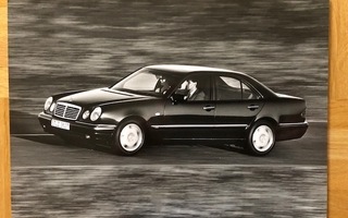 Lehdistökuva Mercedes-Benz E-luokka W210, E-sarja