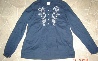 H&M:n tummansin. paitapusero valk. kirjailulla, 152/158 cm