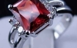 44 .. 10k Valkokulta Crystal Kaunis Ruby .. Sormus