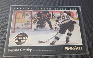 1993-94 Pinnacle All-Time Leading Goal Scorer  Wayne Gretzky